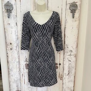 Nicola Antoni Size Medium Woman's Black Gray White Geometric Shift Career Dress